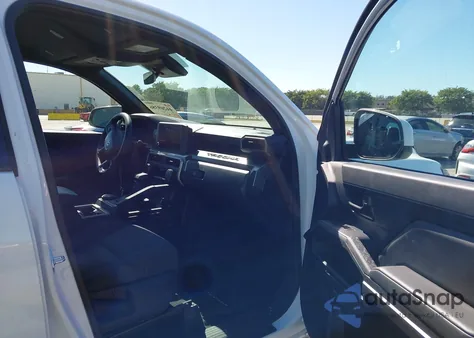 2025 Toyota Tacoma Sr5 from USA, damaged, VIN 3TMLB5JNXSM131192